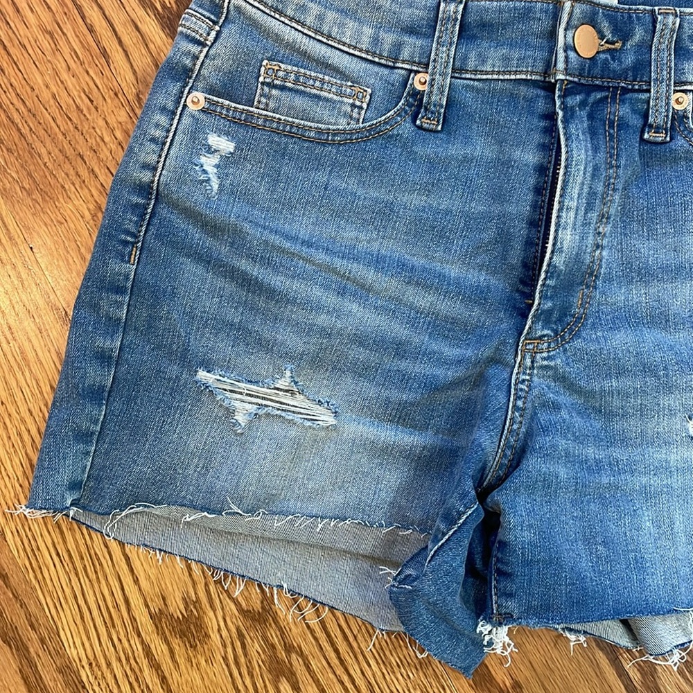 Women’s High Rise Midi Jean Shorts. Size 6/28. Like New Condition. - Picture 5 of 11